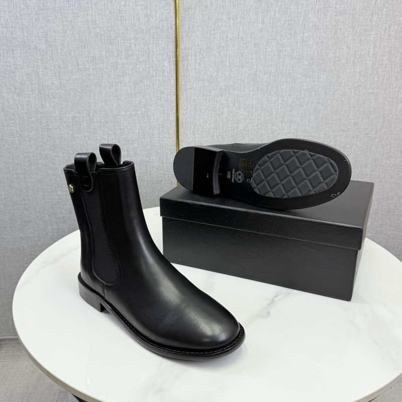 Ch**el boots